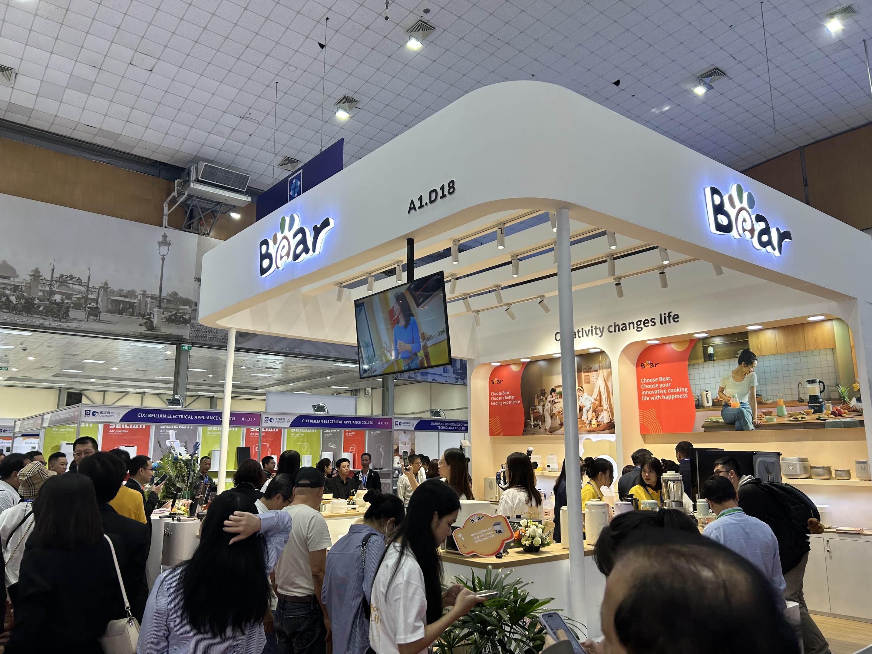 Exposition Bear Vietnam