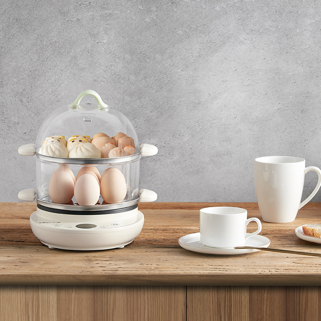 Cuiseur à œufs électrique avec poêle à frire