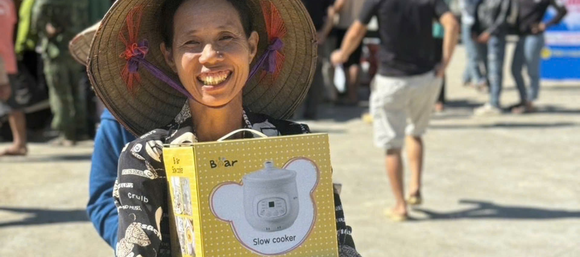 BEAR, une marque chinoise d'électroménager fait don de fournitures pour soutenir la reprise après le typhon au Vietnam